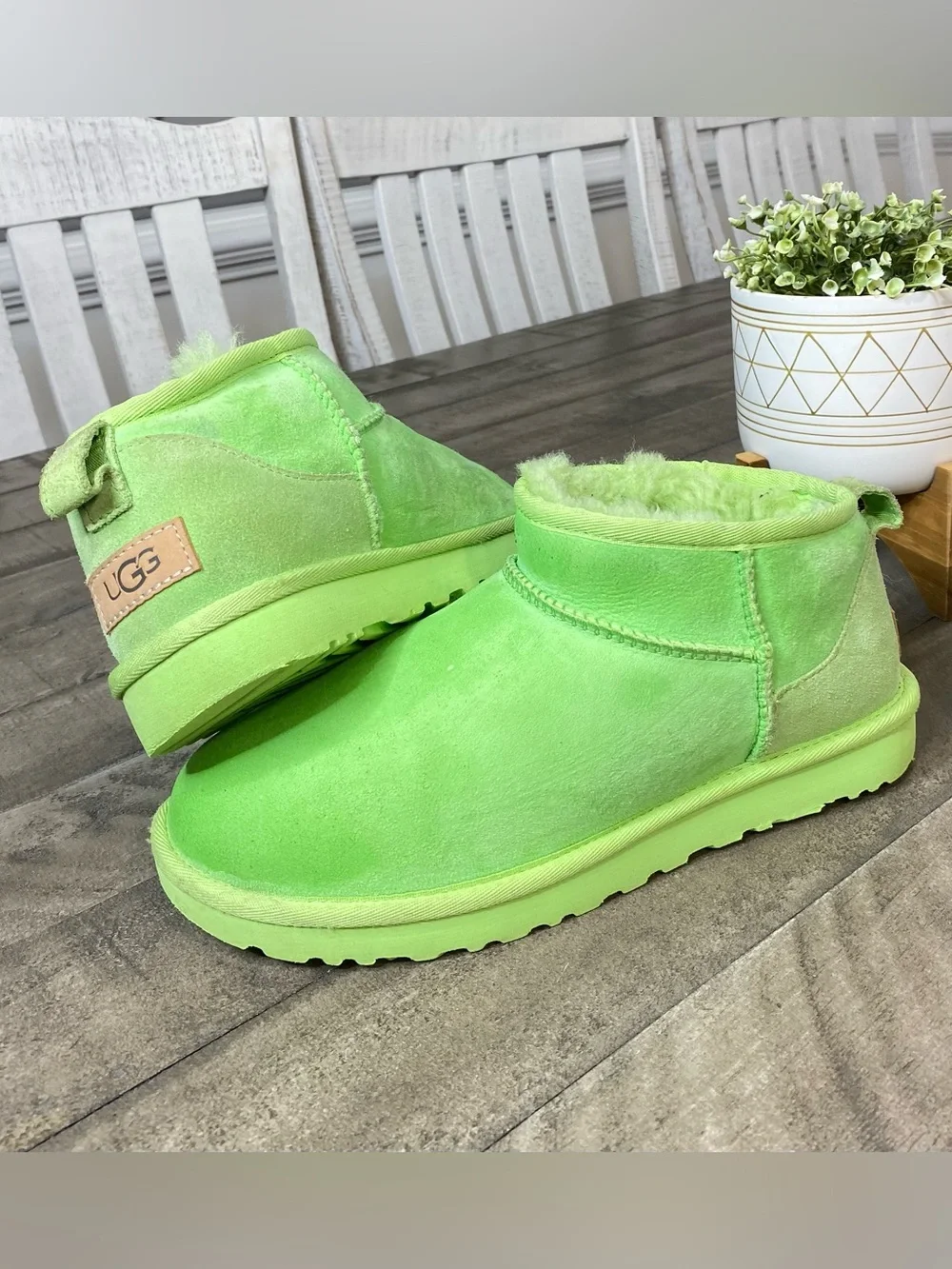 UGG Classic Ultra Mini Boots Parakeet Green Suede Sheepskin Ankle Booties Size 8